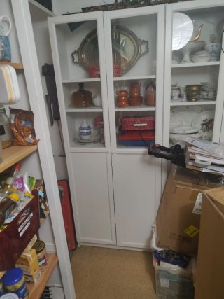 2 Vitrinas de madera y cristal, precio por unidad