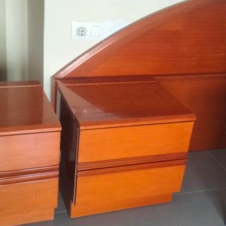 Comodini con testiera