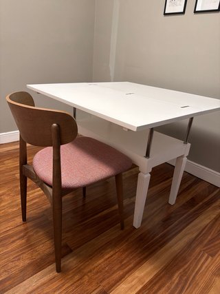 Mesa auxiliar blanca de madera