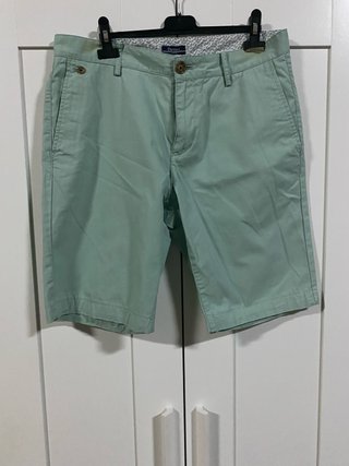 Bermudas hombre verde
