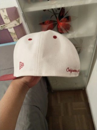 Gorra New Era Blanca y Roja