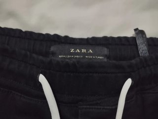 Pantalón deportivo negro y blanco