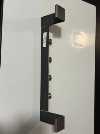 Perchero de puerta metálico plateado