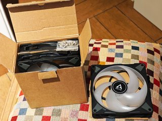 Kit 3 Ventiladores Arctic P14 PWM PST A-RGB