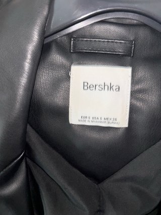 Blazer de cuero negro Bershka