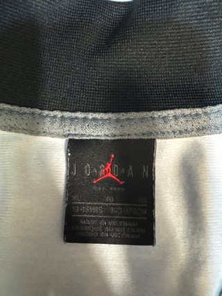 Chándal Gris Air Jordan. Talla XL de niño, 16 años