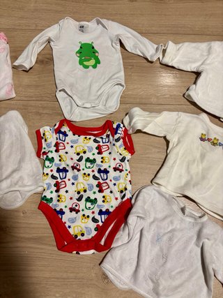 Lote de bodies y arrullo para bebé