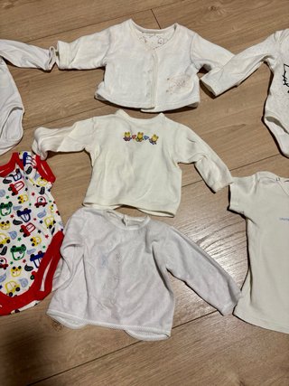 Lote de bodies y arrullo para bebé