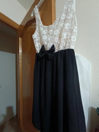 Vestido corto encaje y lazo