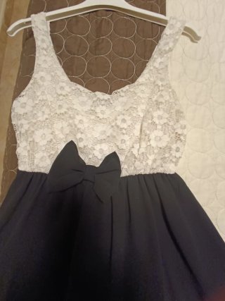 Vestido corto encaje y lazo
