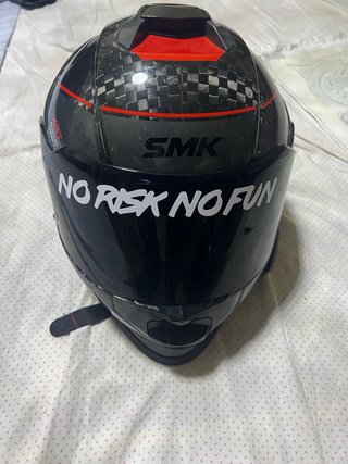 Casco de moto negro SMK TITAN NERO