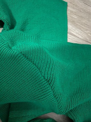 Jersey verde de punto nuevo