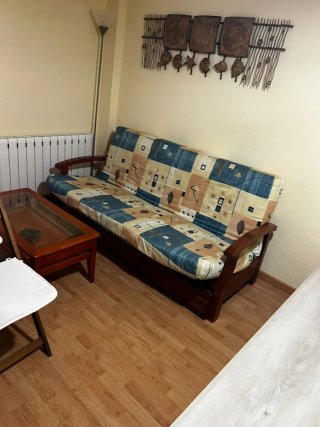 Sofá cama con cama extra. En Lloret de Mar