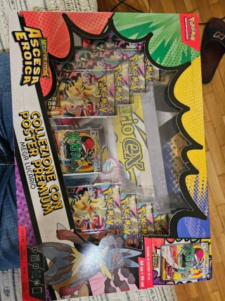 Caja Pokémon Mega Lucario Ascesa Eroica Italiano