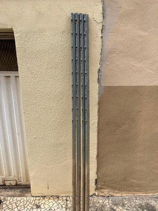 Postes metálicos para emparrado
