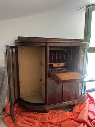 Vitrina rinconera bow-front escritorio abatible