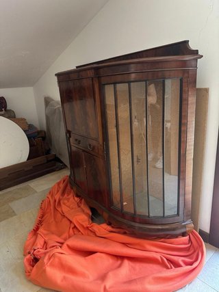 Vitrina rinconera bow-front escritorio abatible