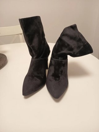 Botines de tacón negros