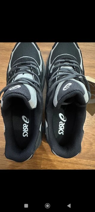 Asics Gel NYC Negras Talla 42,5