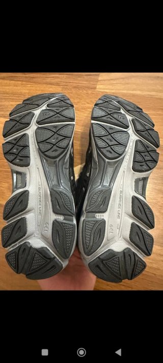 Asics Gel NYC Negras Talla 42,5