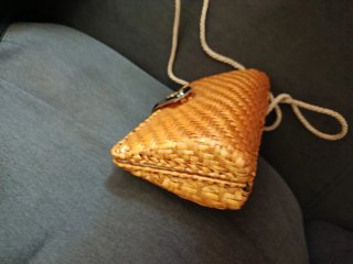 Pochette vintage vimini con fibbia
