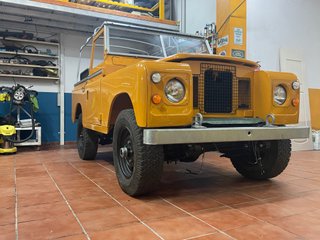 Land Rover Santana