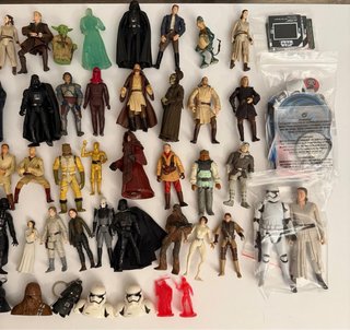 Lote 47 Figuras Star Wars + 350 Cartas