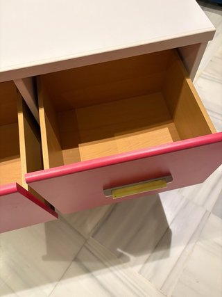 Cajonera Roja y Blanca