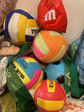 Pallone da pallavolo e calcio