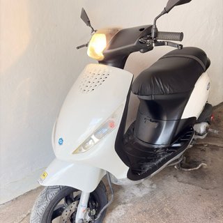 Piaggio Zip Scooter Automática