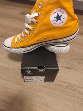 Converse Amarillas Talla 43