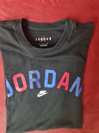 Camiseta Jordan Negra Unisex
