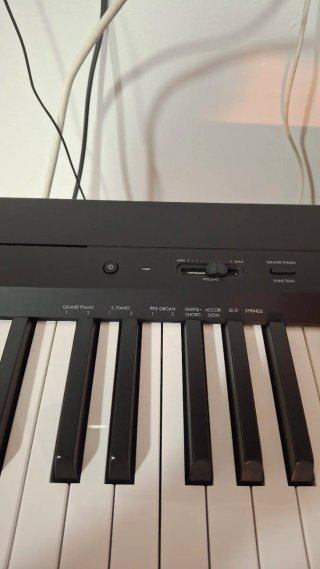 Piano Digital Yamaha P-145B