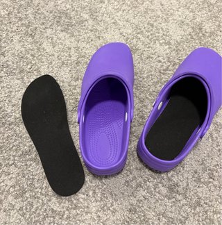 Zuecos violetas
