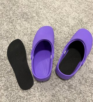 Zuecos violetas