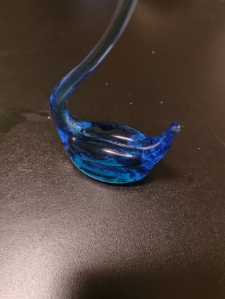 Cigno in vetro blu