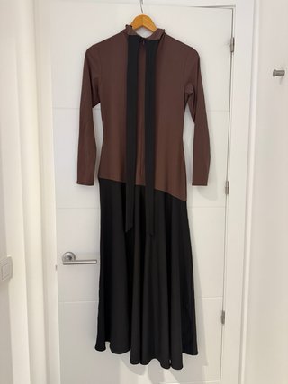 Vestido Coosy manga larga marrón y negro