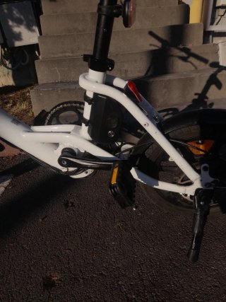 Bici elettrica bianca