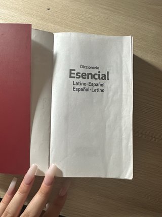 Diccionario Esencial Latino. Latino-Español/ Es...