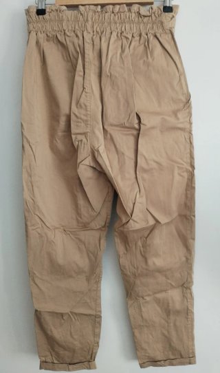 Pantalón beige Stradivarius