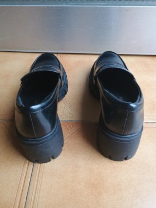Mocasines Primark negros suela track