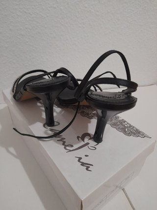 Sandalias Tacón Piel Lady Stork Negras