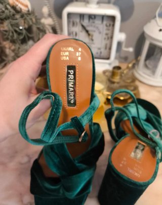 Sandalias de terciopelo verde Primark