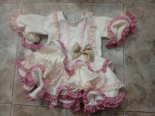 Vestido de b con volantes rosa