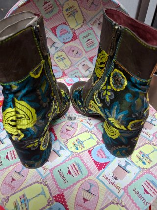 Botines Laura Vita.