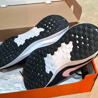Zapatillas Nike Revolution 7 Negro/Rosa Talla 42