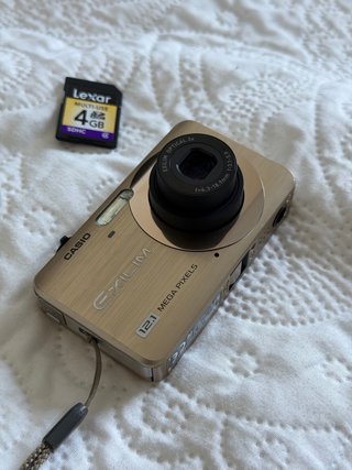 Casio Exilim EX-Z390 Cámara Digital Dorada