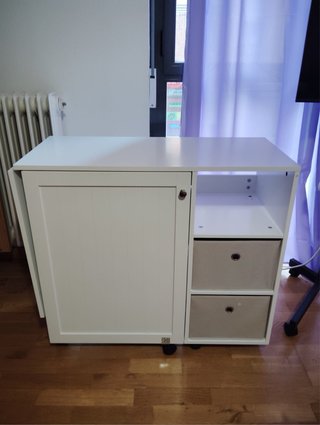 Mesa de costura Singer con máquina