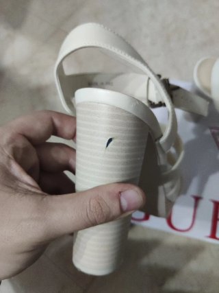 Sandalias tacón Guess