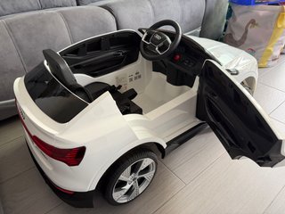 Coche Eléctrico Audi e-tron Sportback Blanco